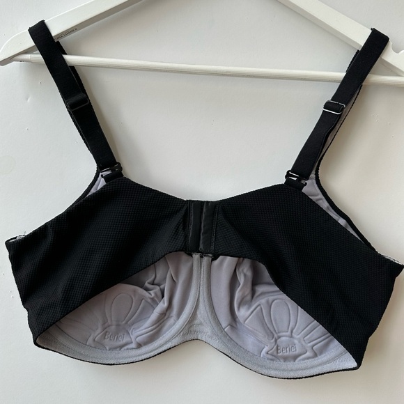 BERLEI - High Performance Underwire Non Padded Sports Bra Black - 18DD (US 40DD) - Picture 6 of 13